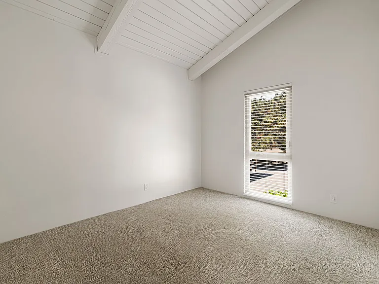Villa Del Mar Apartments — Photo 33