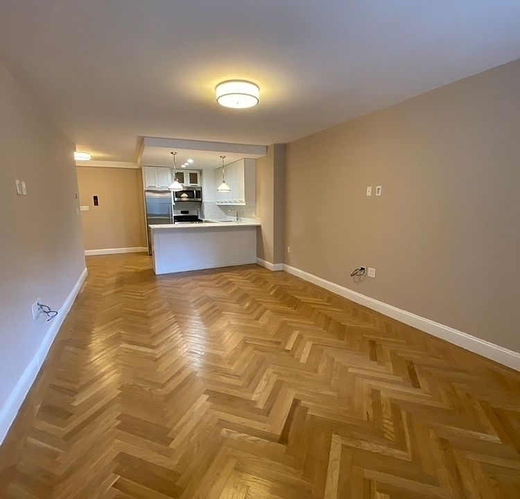 1st image of 305 E 86th St #2E