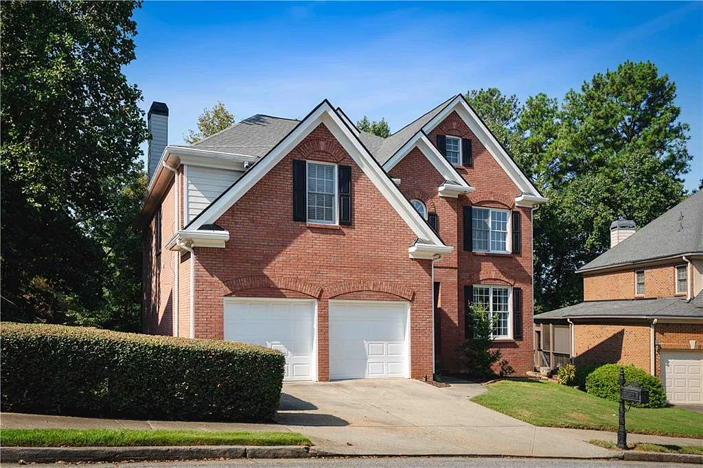 5 bed, 4.5 bath, 4427 sqft, $4,750 — Photo 2