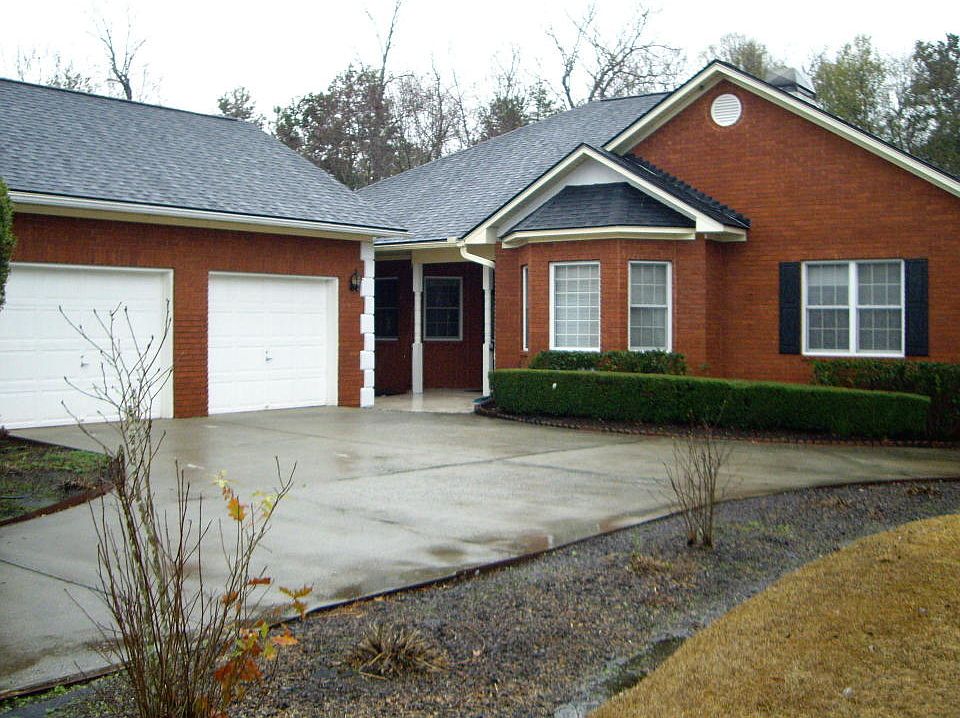 1st image of 107 Bromwich Dr