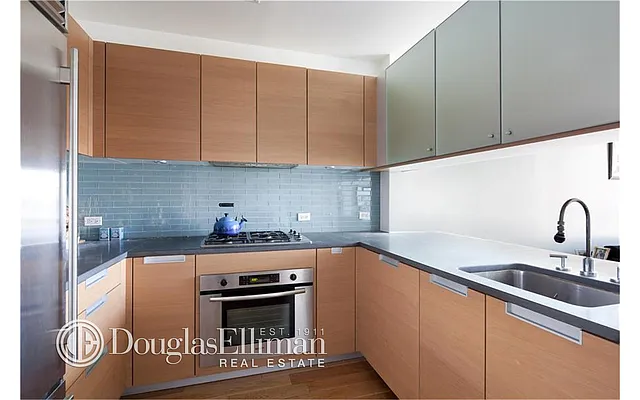 Rented by Douglas Elliman | media 24