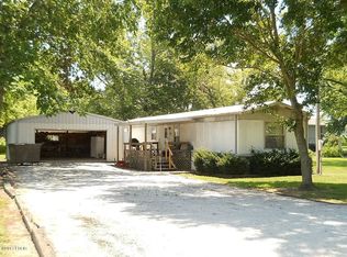 40 Clark St, Shattuc, IL 62231