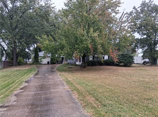 2415 Weir Rd NE, Warren, OH 44483