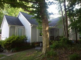 6 Dunnberry Ct, Greensboro, NC 27455