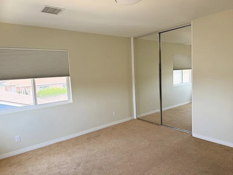 196 College Dr #1A — Photo 10