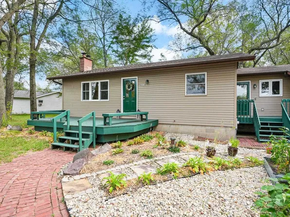 W8923 Hilltop Road, Portage, WI 53901