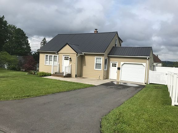 Claridge Court entrance with front patio