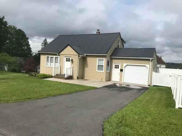 1 Claridge Ct, New Hartford, NY 13413