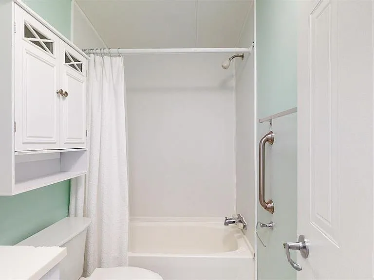 10728 Poplar St NE — Photo 28