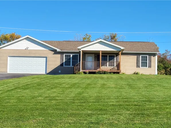 151 Woodsedge Dr, Lansing, NY 14882