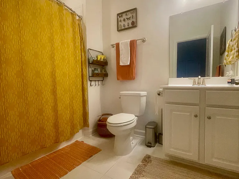 Entry level en-suite bathroom