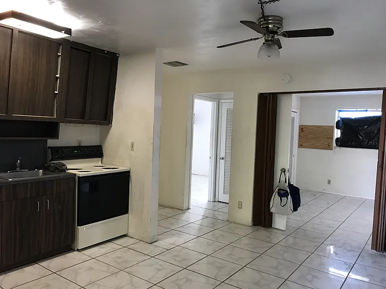 1533 NW 1st Ave — Photo 1