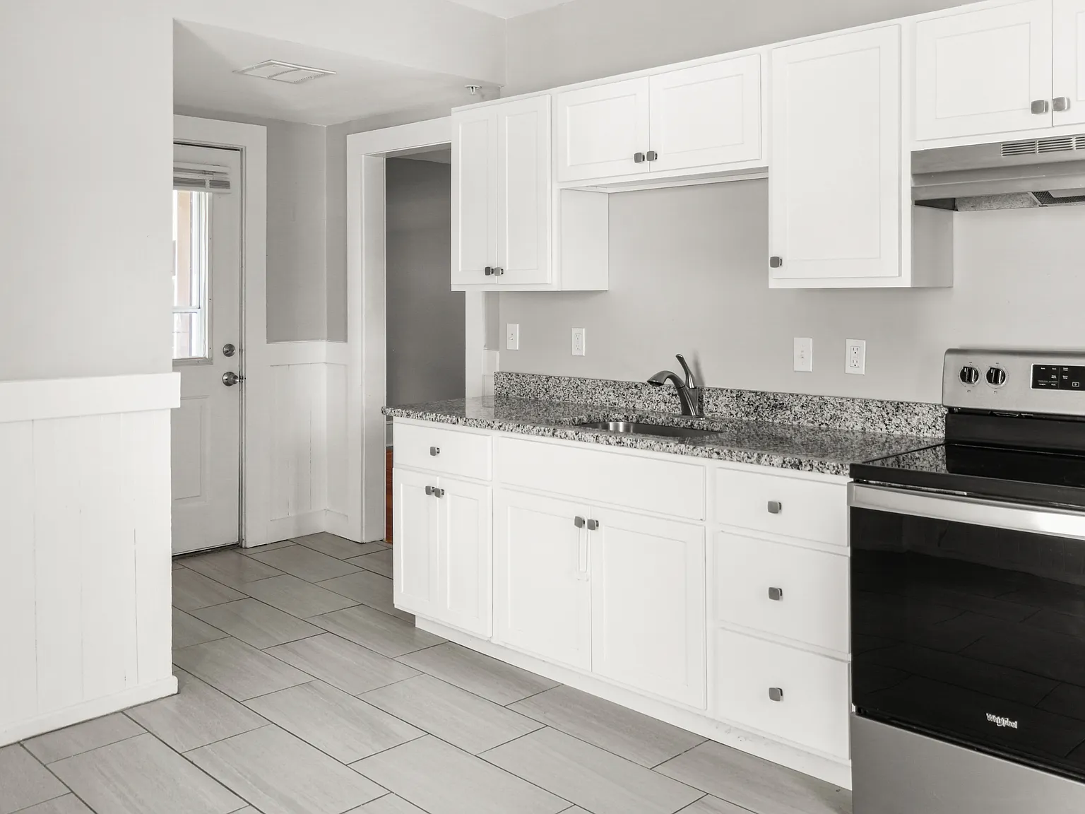 3 bed, 1200 sqft, $1,950 — Photo 2