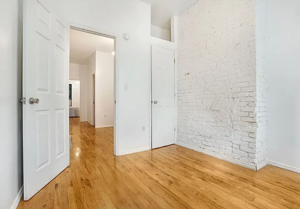 95 N 7th St #1L