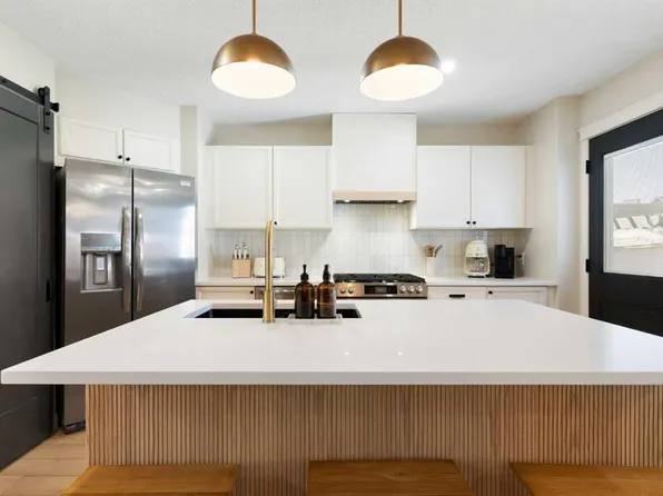 89 E Tuscany Springs Hts NW, Calgary, AB T3L 2X8