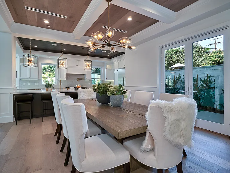 2439 S Beverly Dr — Photo 8