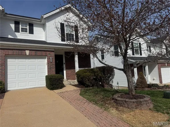 1266 Big Bend Crossing Dr, Valley Park, MO 63088