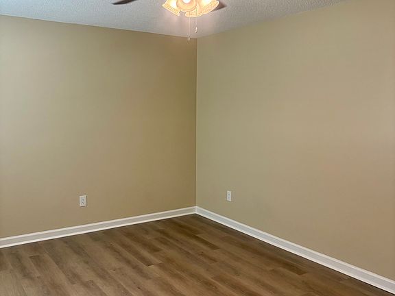 2nd image of 1039 N Lakeshore Dr
