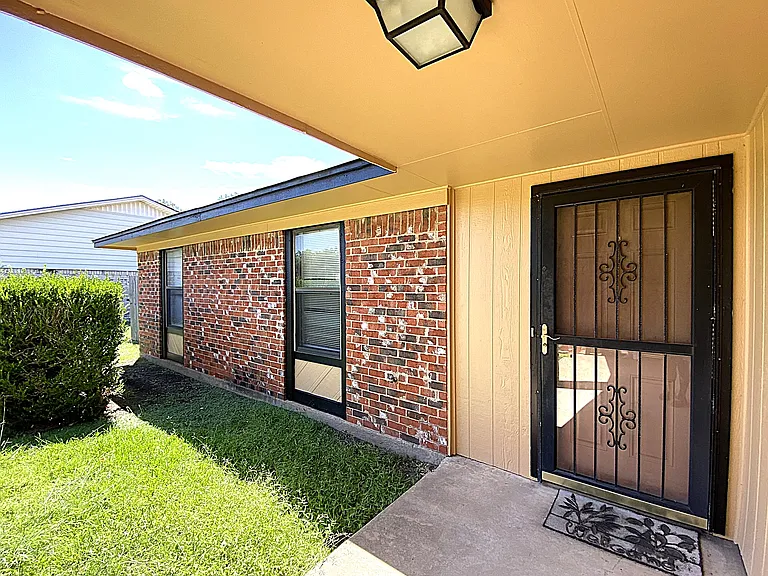 1508 Edgefield St — Photo 3