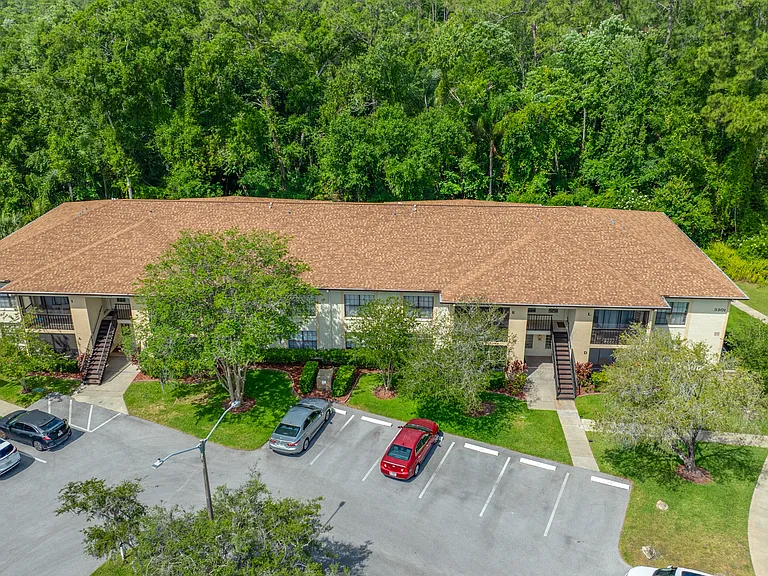 3301 Crystal Ct #D — Photo 43