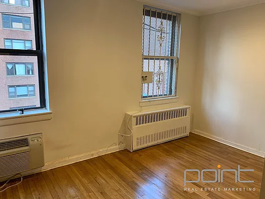 Rented by Point NYC | media 12