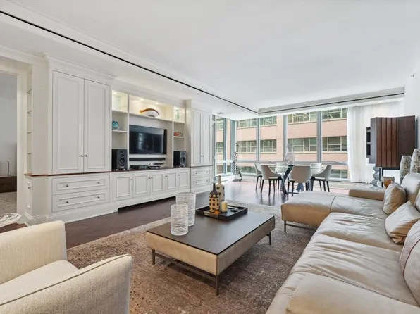 1 Charles St S Unit 4G, Boston, MA 02116