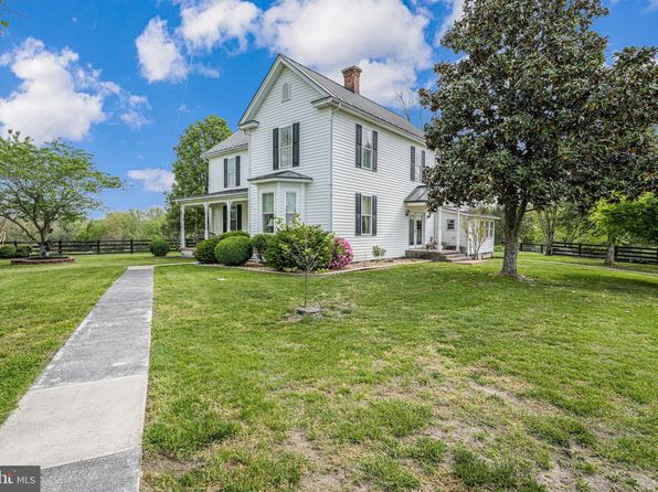 18061 Youngs Ln, Elkwood, VA 22718