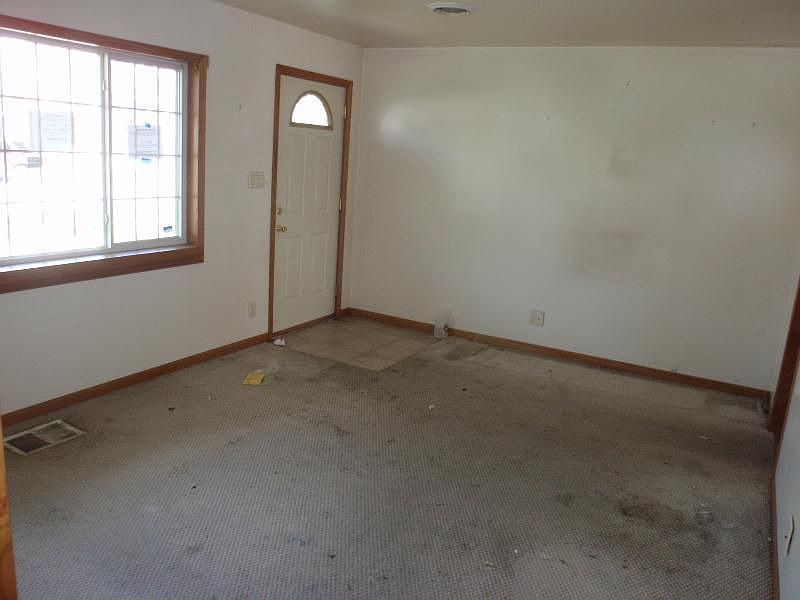 2nd image of 1332 170th St