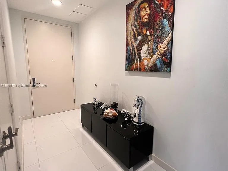 15811 Collins Ave #605 — Photo 3