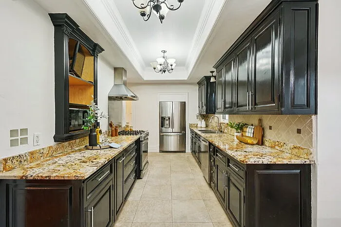 4 bed, 3.5 bath, 3257 sqft, $6,200 — Photo 3