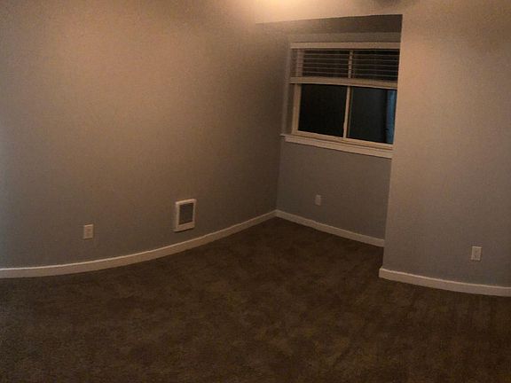 5th image of 5804 186th Ave E