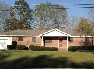 210 N Cleveland Ave, Adel, GA 31620