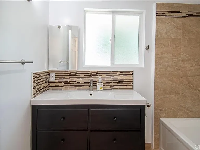 7445 Hesperia Ave — Photo 10