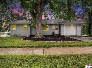 4972 Maple St, Omaha, NE 68104