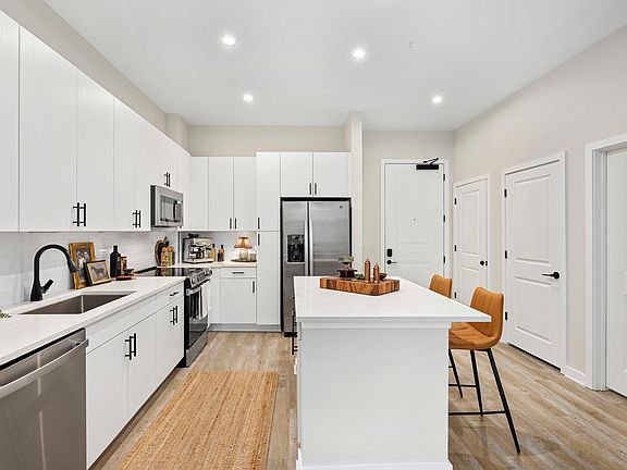 5th image of 620 Seigle Ave #515
