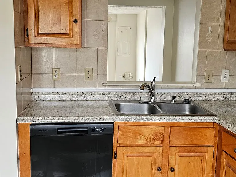 1337 Vanasse Ct — Photo 5