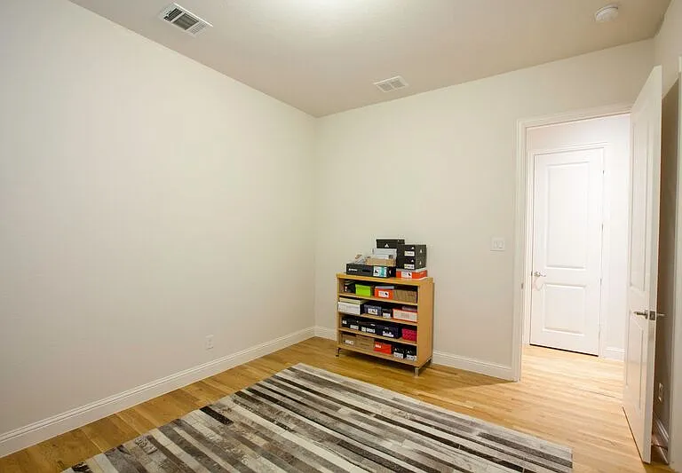 1614 Thoroughbred Ln — Photo 7