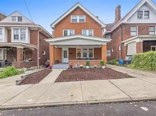 992 Lilac St, Pittsburgh, PA