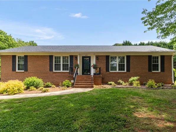 658 Drumheller Rd, Clemmons, NC 27012