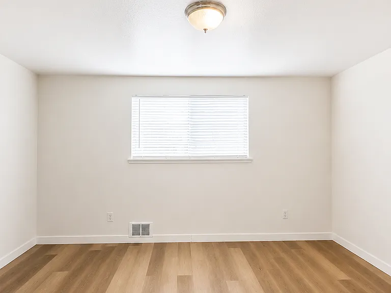 703 Woodford Ave N #3A — Photo 11