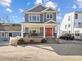 4 Shore Ave, Bayville, NY 11709