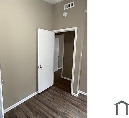 3rd image of 3320 Ridgeland Dr