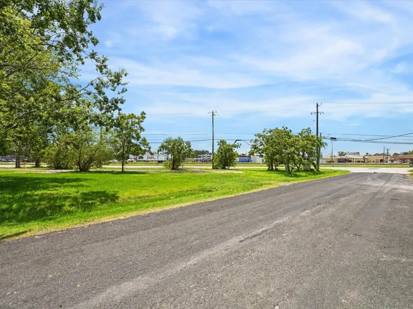 408 N Oak St, Texas City, TX 77591