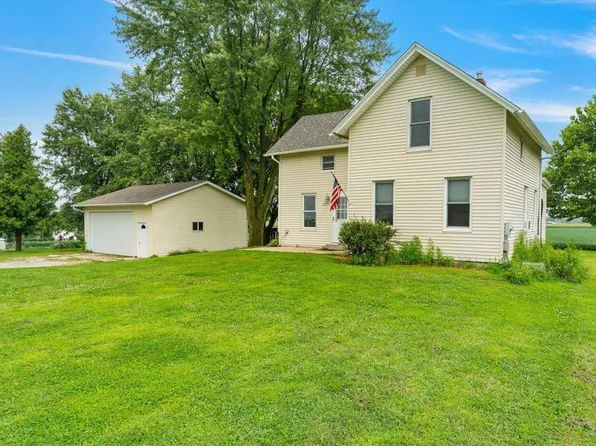 301 N 1st St, Long Grove, IA 52756