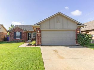 820 Ga Zump Dr, Norman, OK 73069