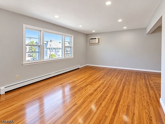 4th image of 311 Rutherford Blvd