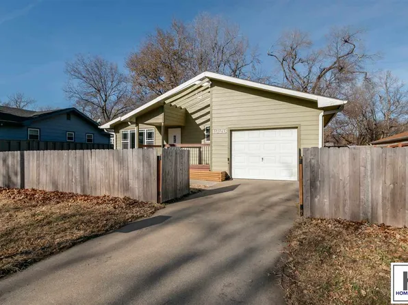 1326 Yuma St, Manhattan, KS 66502