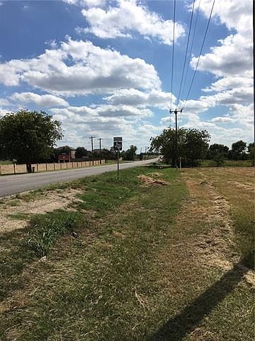 2nd image of 919 Ovilla Rd