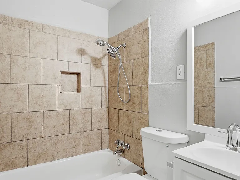 8120 Rayville Dr — Photo 14