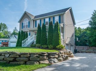 42 Barnegat Rd W, Hewitt, NJ 07421